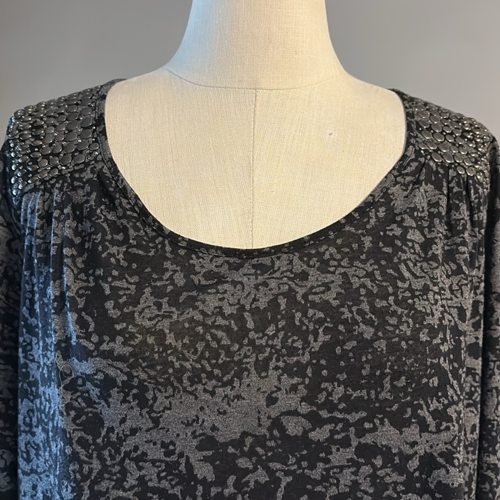 Chaus Sport Black and Gray Women's embellished shoulder top lightweight L/S Lrg - Picture 4 of 11